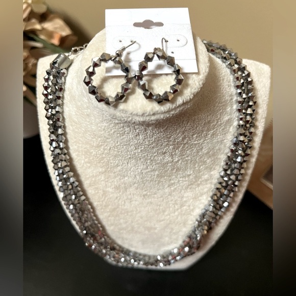Vintage Sparkling Silver Beaded Necklace with Matching Dangle Earrings Fashion - Picture 1 of 10